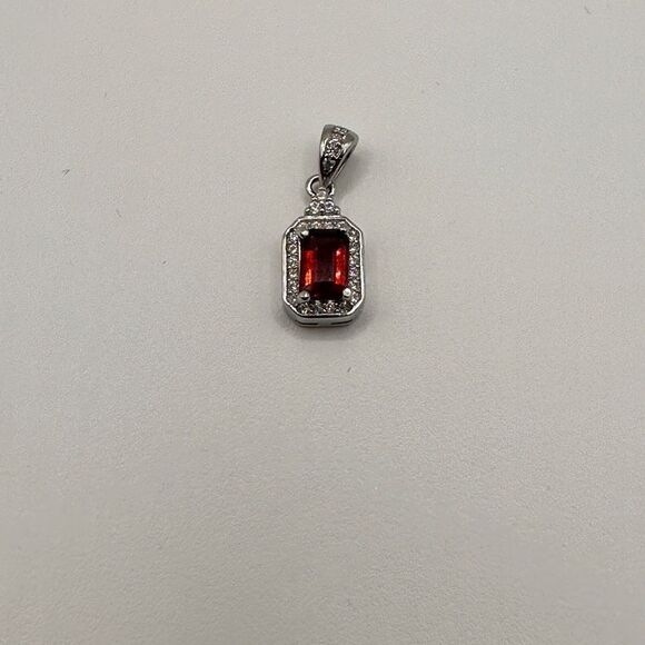 SALE! Genuine .64ct emerald cut garnet in sterling silver pendant! - Picture 8 of 8